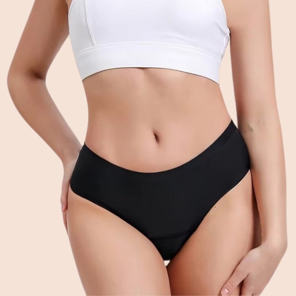 Perioden Bikini Schwarz – Stilvolle und umweltfreundliche Alternative zu Einwegprodukten, Modellansicht vorne.