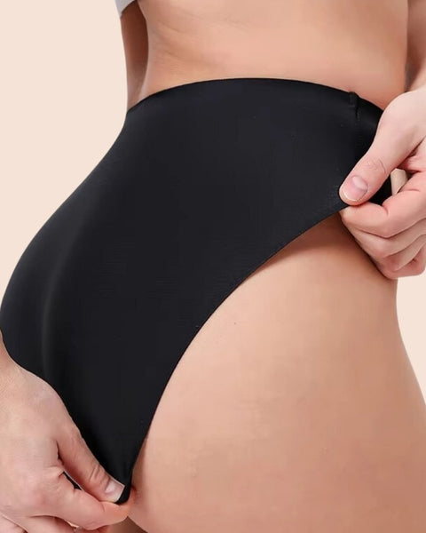 Perioden Bikini Schwarz – Flexibler und elastischer Sitz für eine perfekte Passform während der Periode, Seitenansicht.